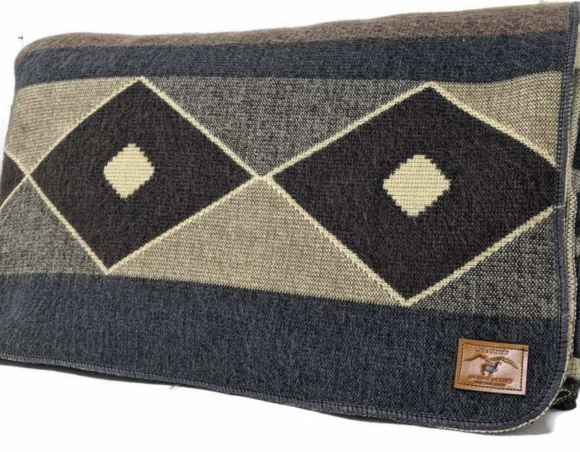 Native Americas Style Alpaca Blanket - Handmade In The Andes Of Ecuador