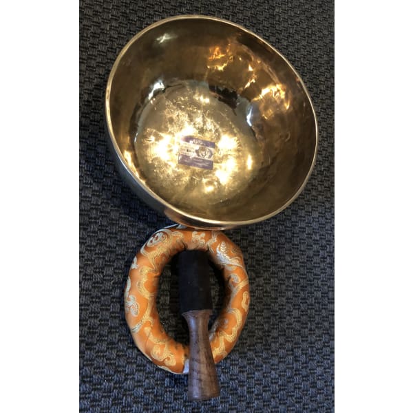Genuine Nepalese Singing Bowl - Hand Made &quot;A&quot; Note Ajna - Third Eye Chakra - Island Buddha